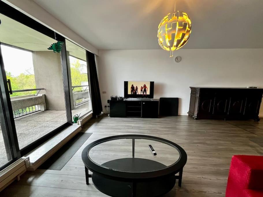 Big Apartment With Parking In Antwerp Exterior photo